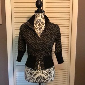 Animal 🦓 print jacket - very pretty 3/4 sleeves